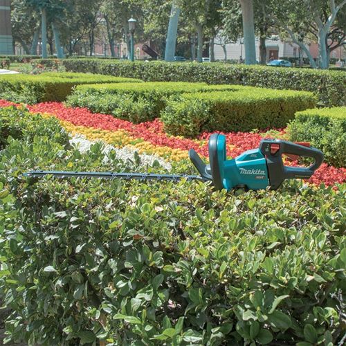 UH006GZ 40Vmax XGT Brushless 24in Hedge Trimmer-3